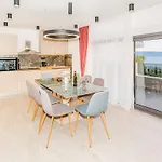 Luxury Lorena - Exclusive Private Heated Pool Appartamento