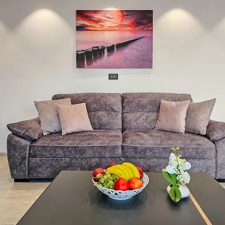 Luxury Lorena - Exclusive Private Heated Pool