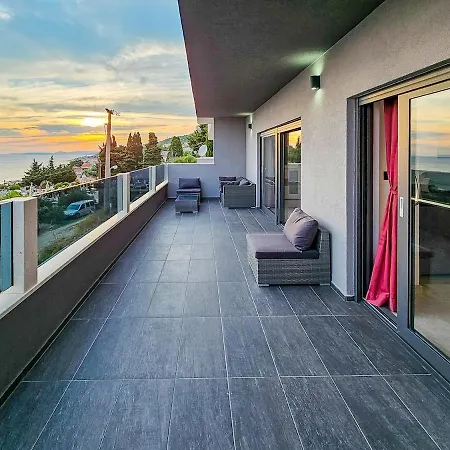 Apartment Luxury Lorena - Exclusive Private Heated Pool *