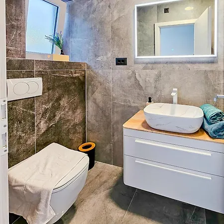Luxury Jukic - Saltwater Heated Pool Apartment