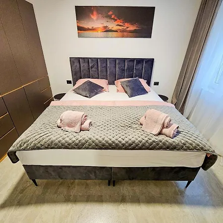 Apartment Luxury Lorena - Exclusive Private Heated Pool