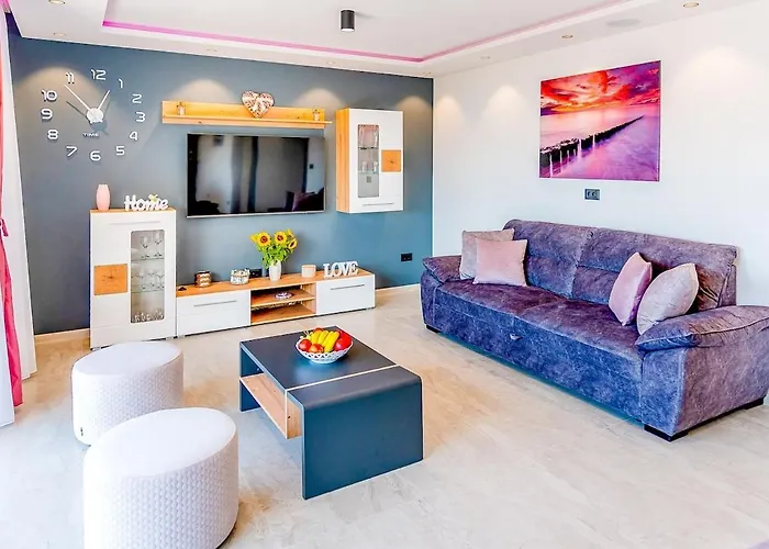 Apartment Luxury Lorena - Exclusive Private Heated Pool *